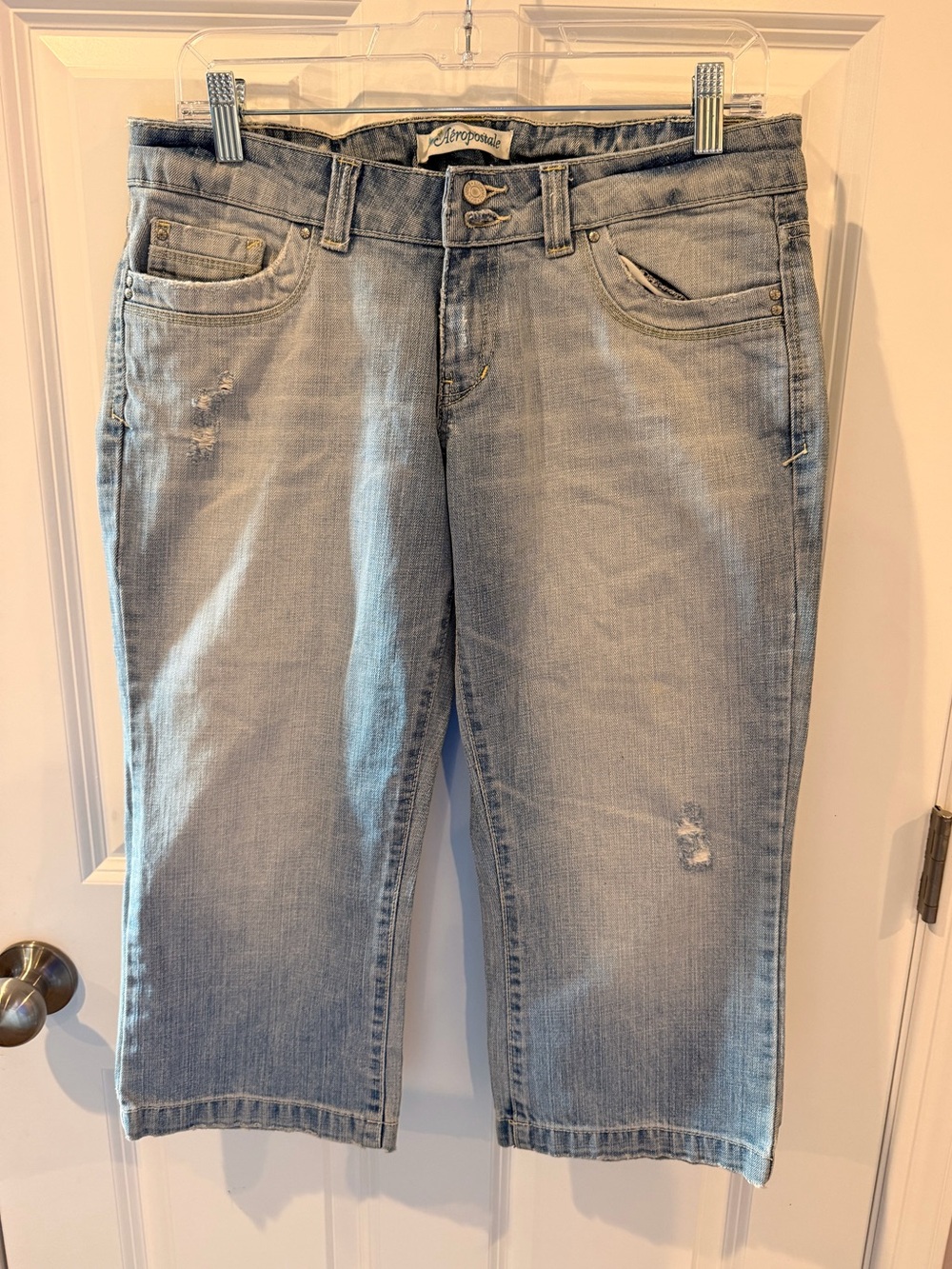 Aeropostale Light Blue Capris Jeans Size 9/10